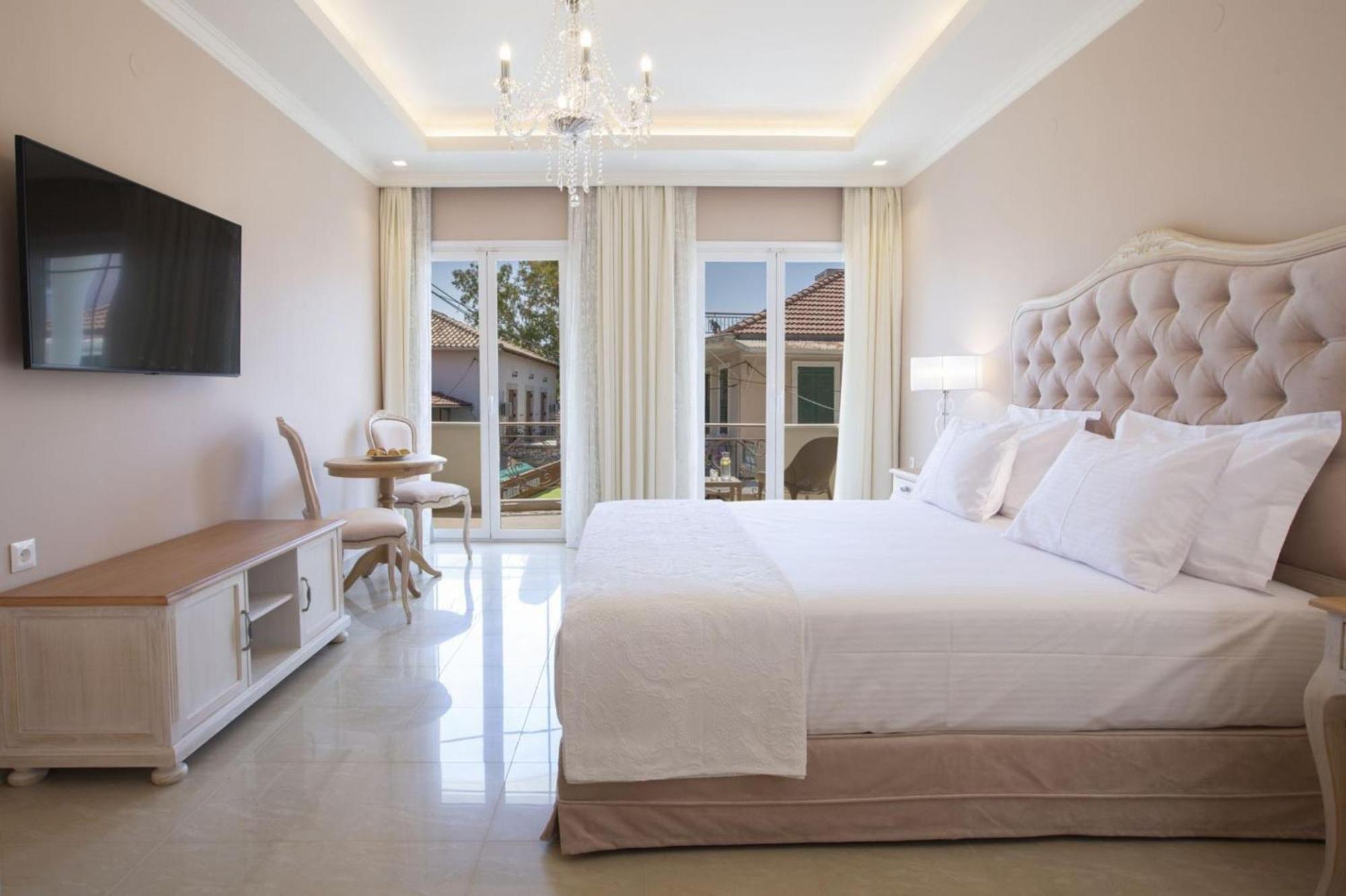 Vk Luxury Suites - Private Parking - Adults Only Нідрі Екстер'єр фото