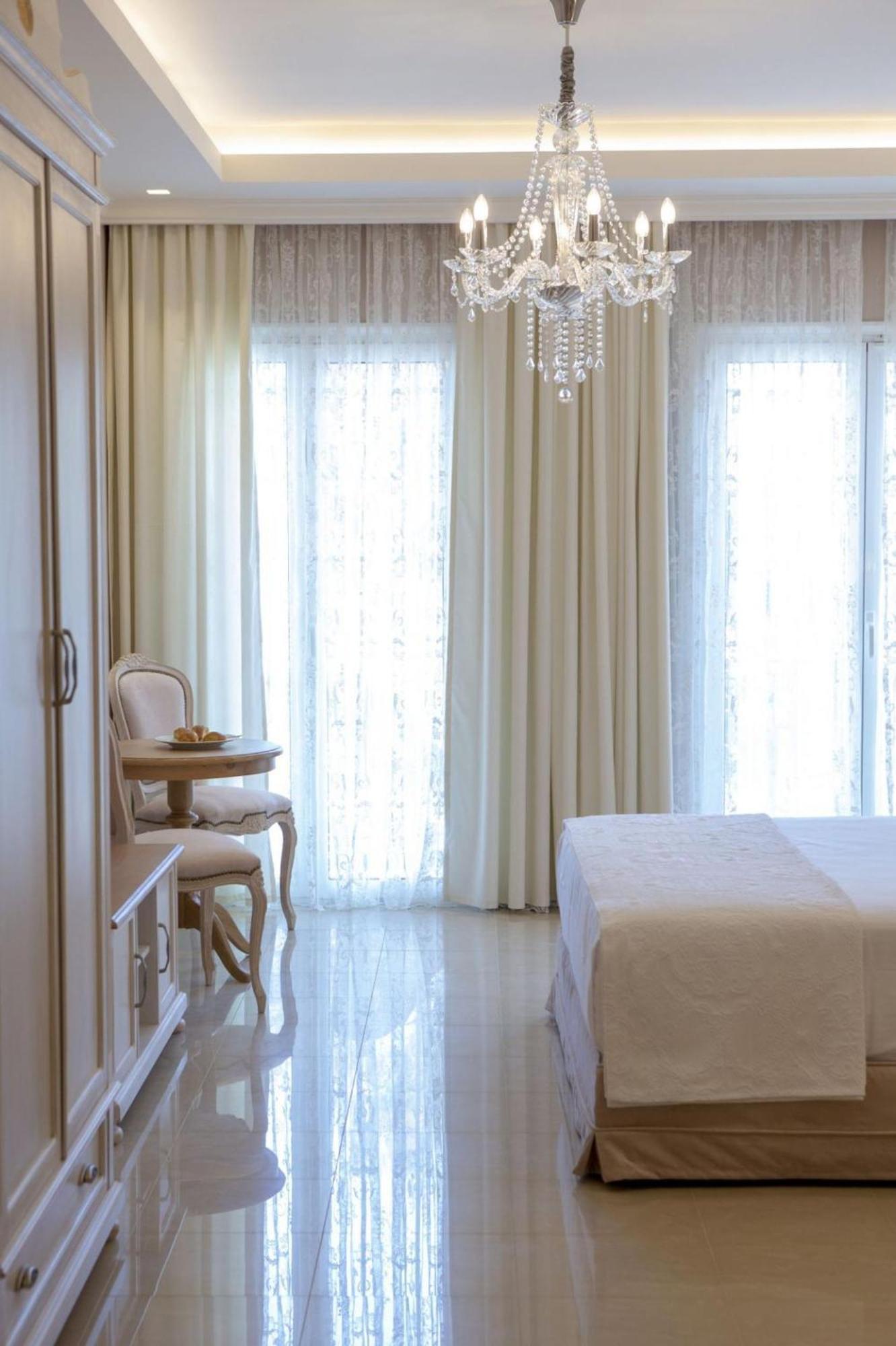 Vk Luxury Suites - Private Parking - Adults Only Нідрі Екстер'єр фото