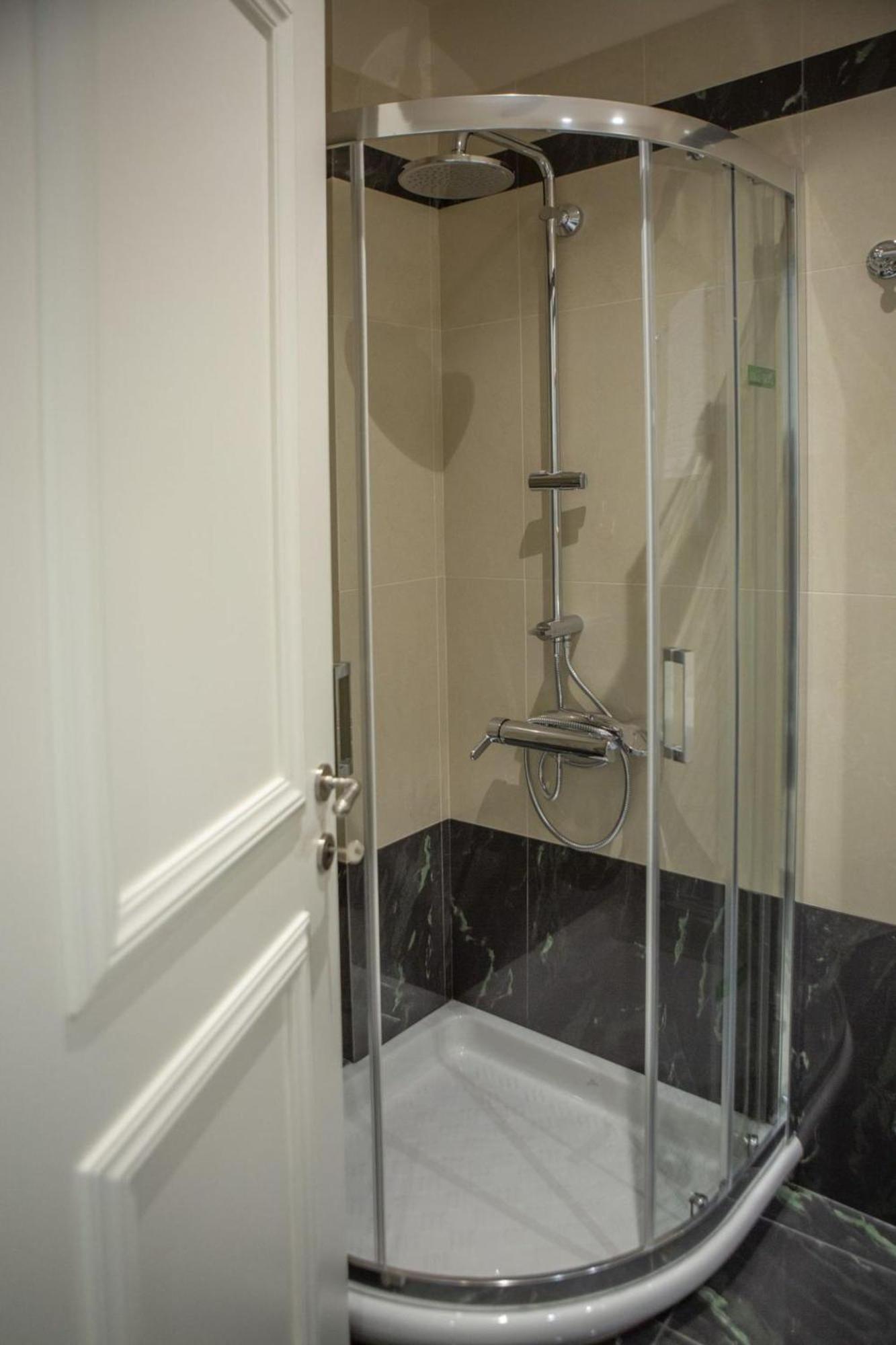 Vk Luxury Suites - Private Parking - Adults Only Нідрі Екстер'єр фото