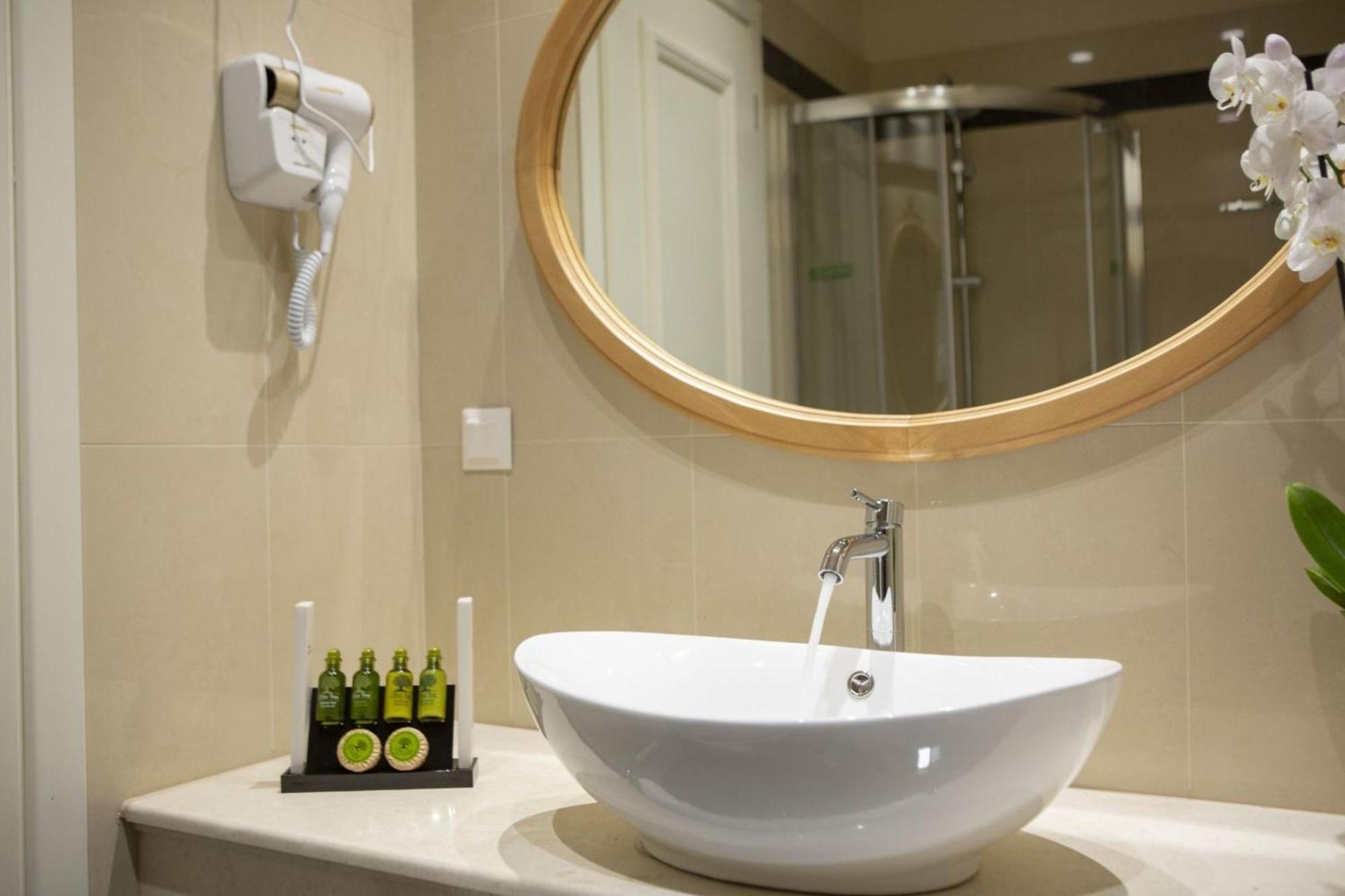 Vk Luxury Suites - Private Parking - Adults Only Нідрі Екстер'єр фото