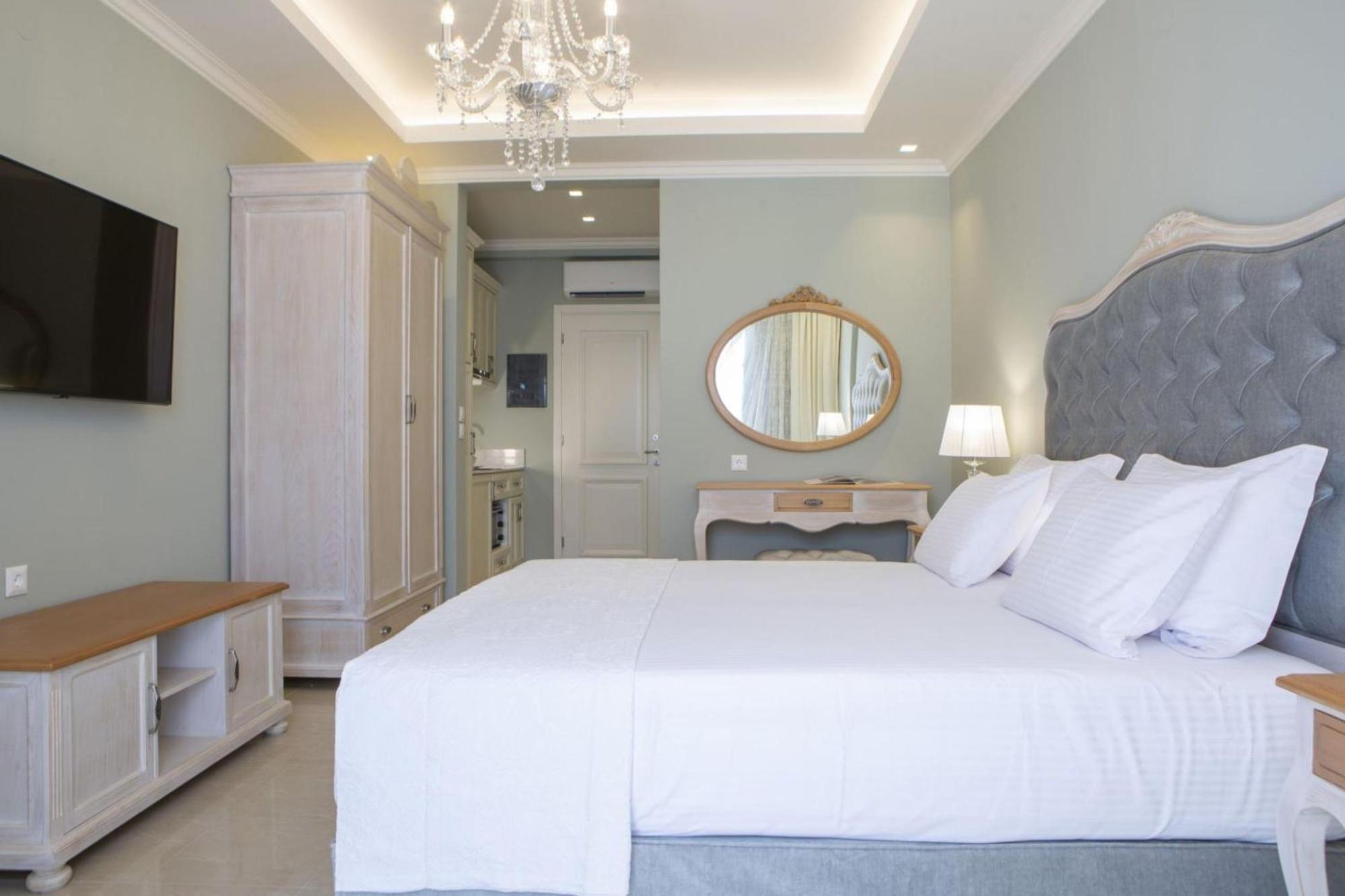 Vk Luxury Suites - Private Parking - Adults Only Нідрі Екстер'єр фото