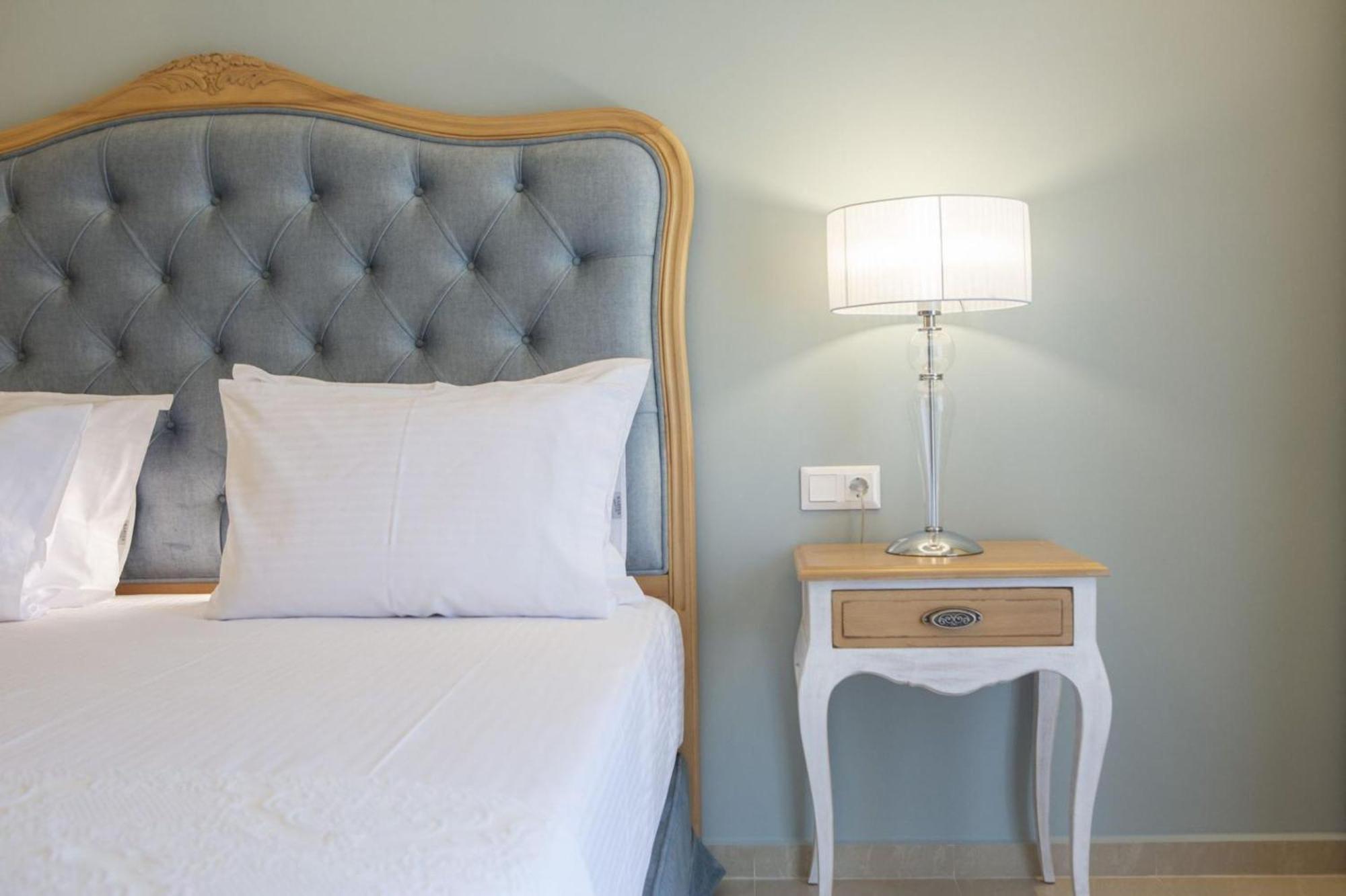 Vk Luxury Suites - Private Parking - Adults Only Нідрі Екстер'єр фото