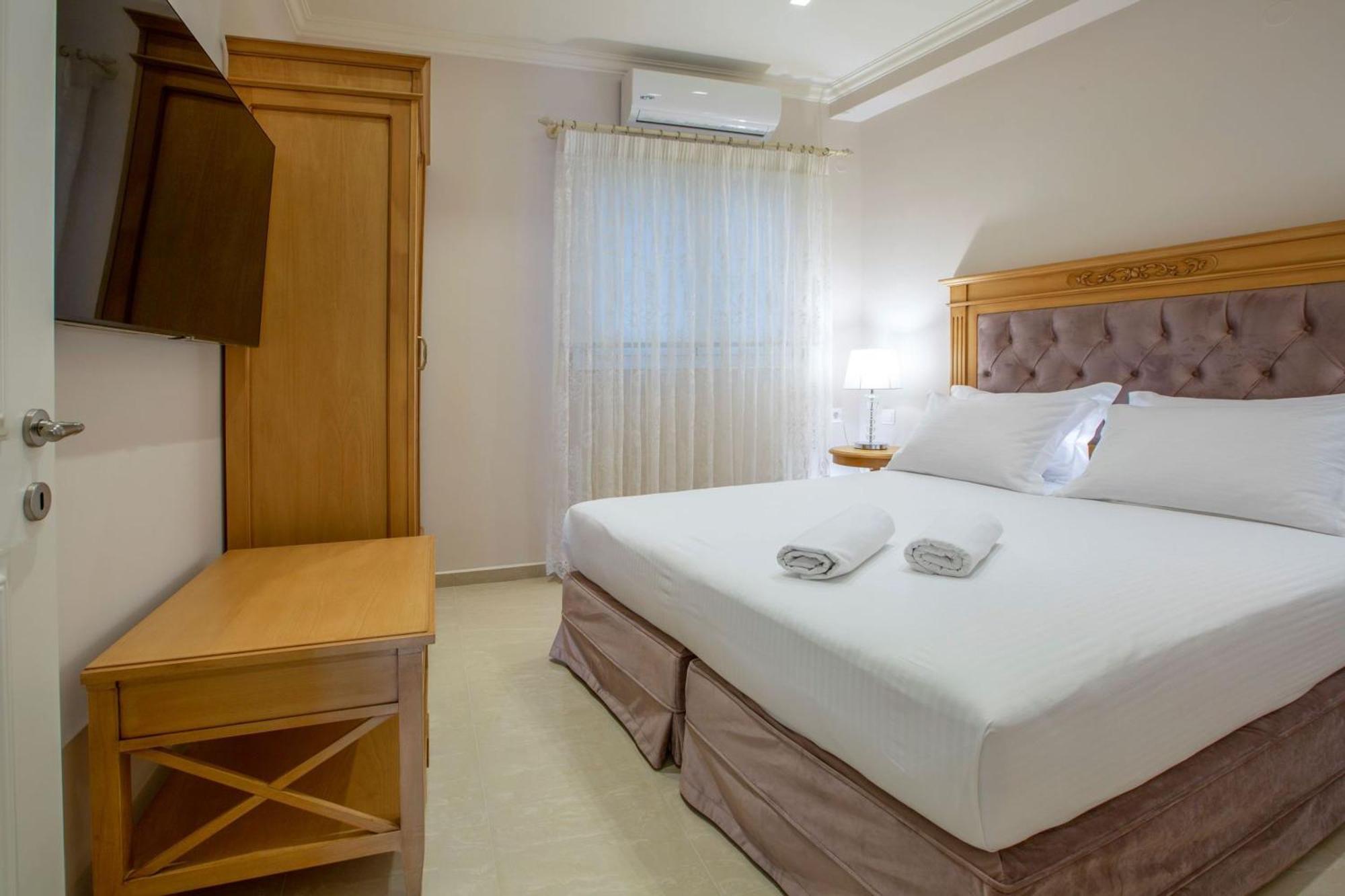 Vk Luxury Suites - Private Parking - Adults Only Нідрі Екстер'єр фото