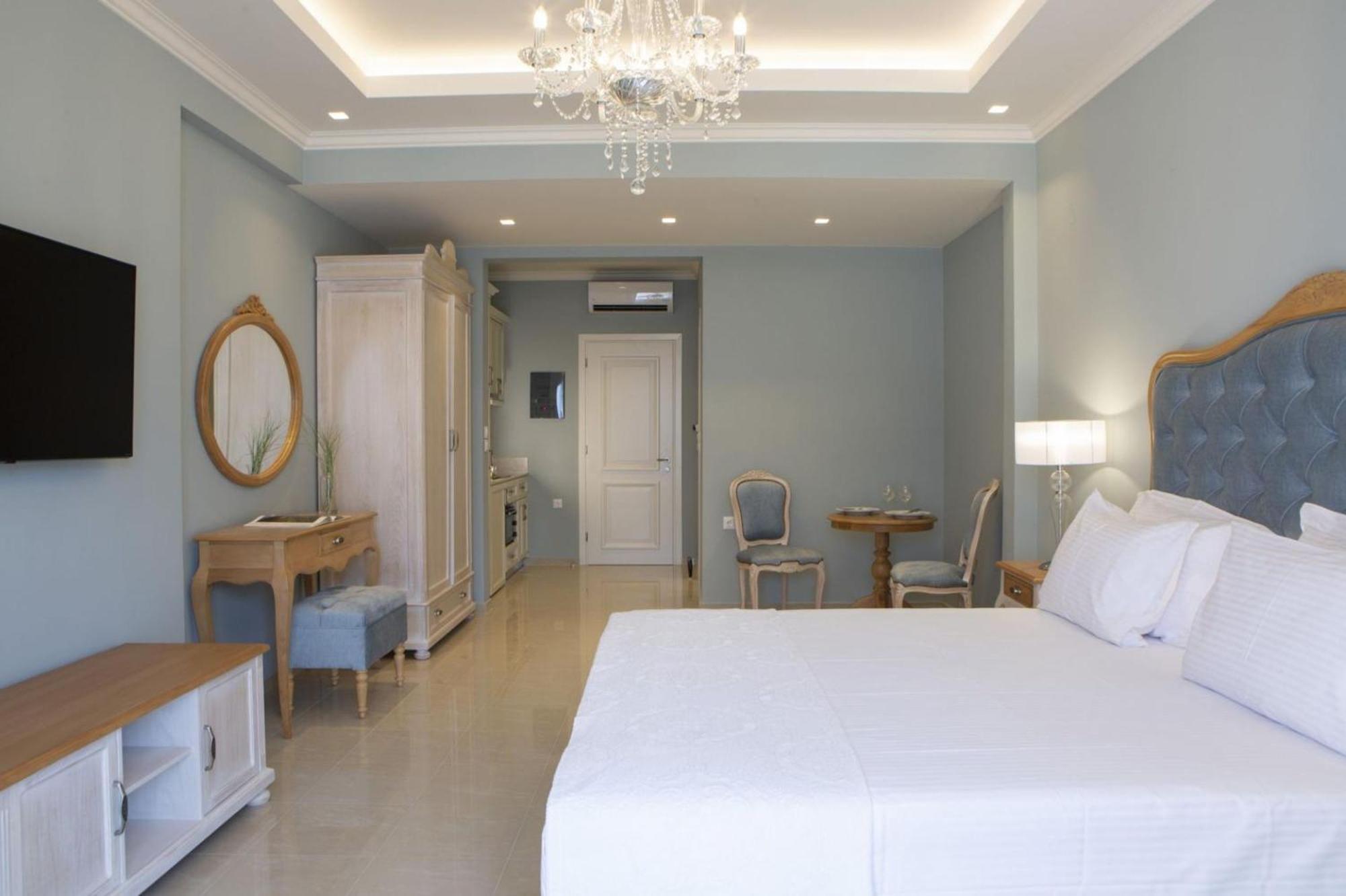 Vk Luxury Suites - Private Parking - Adults Only Нідрі Екстер'єр фото