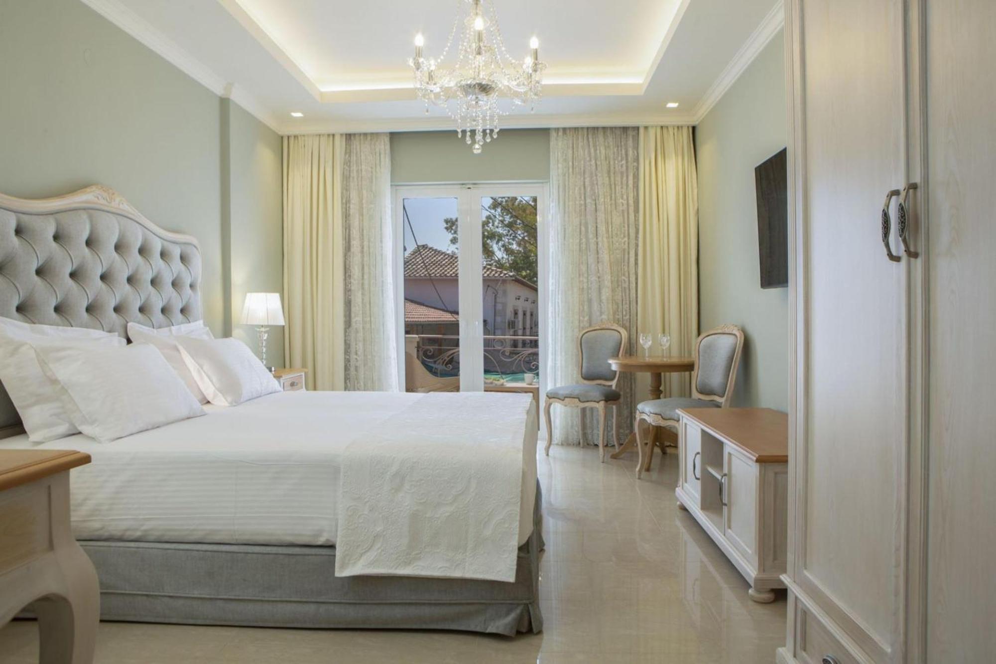 Vk Luxury Suites - Private Parking - Adults Only Нідрі Екстер'єр фото