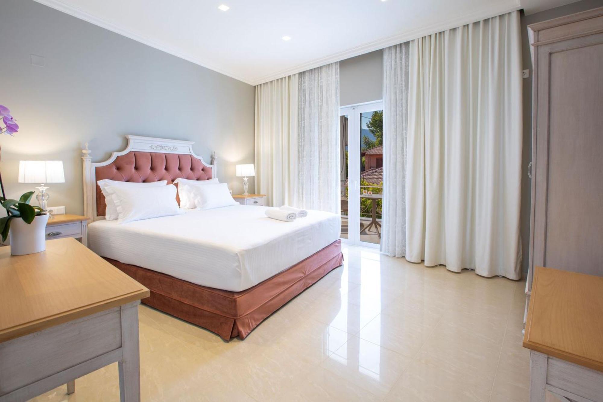 Vk Luxury Suites With Private Parking (Adults Only) Нідрі Екстер'єр фото
