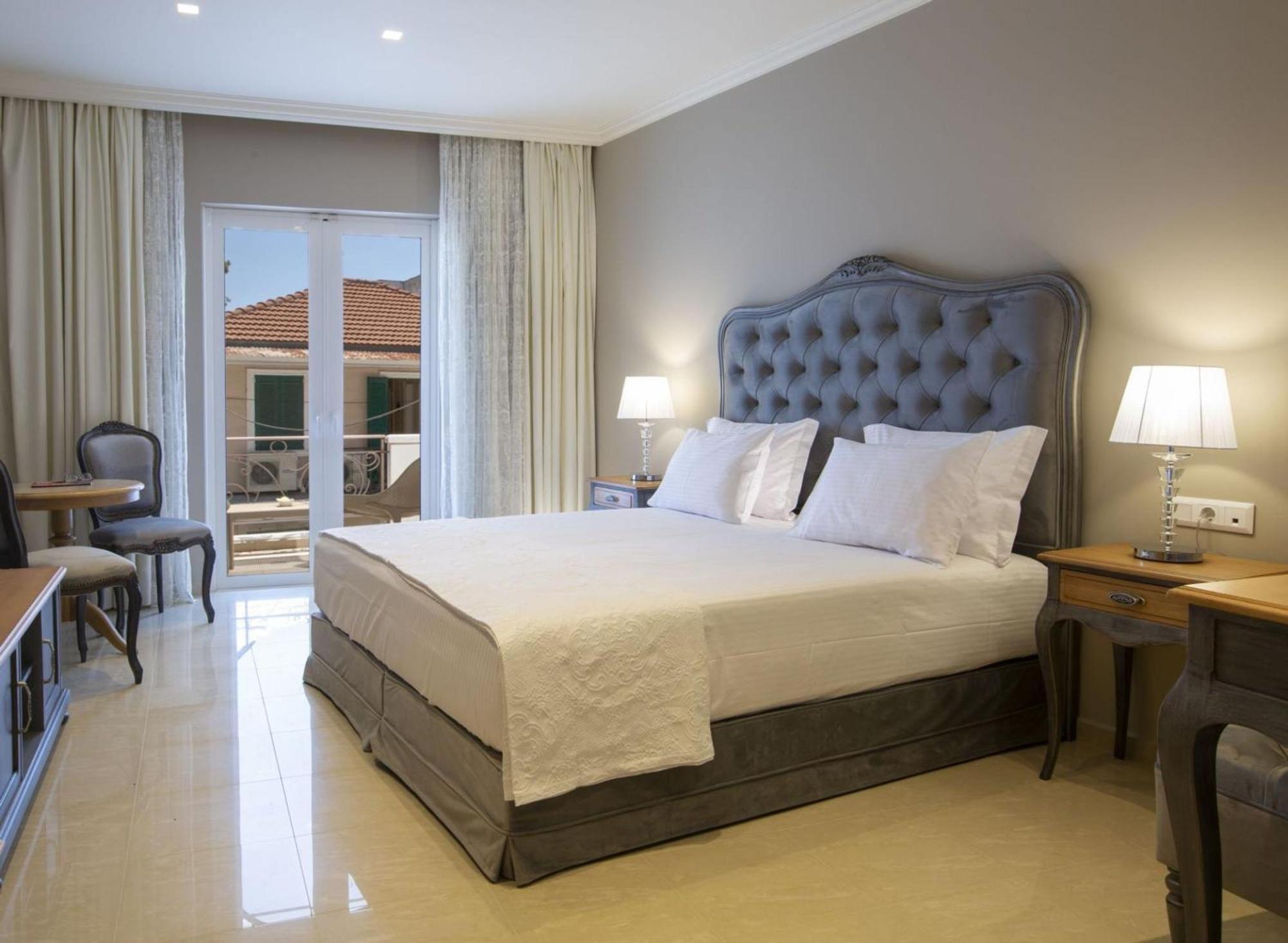 Vk Luxury Suites - Private Parking - Adults Only Нідрі Екстер'єр фото
